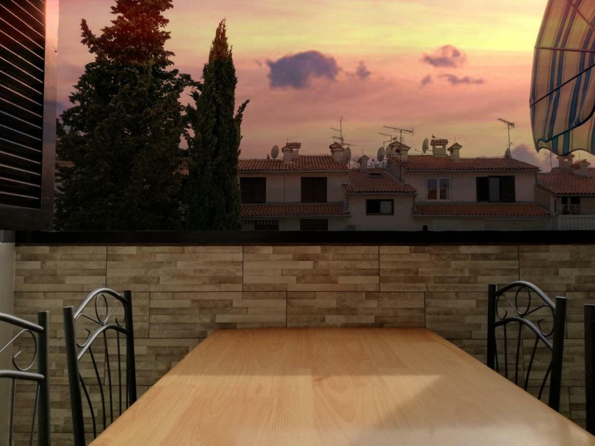 Nokturno Apartment, Self Check-In Porec Exterior photo